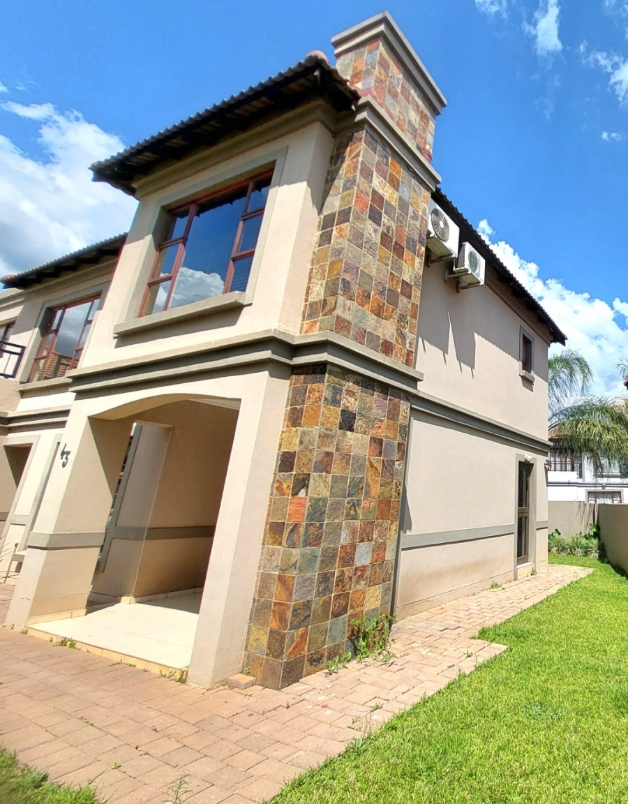 3 Bedroom Property for Sale in Gateway Manor North West